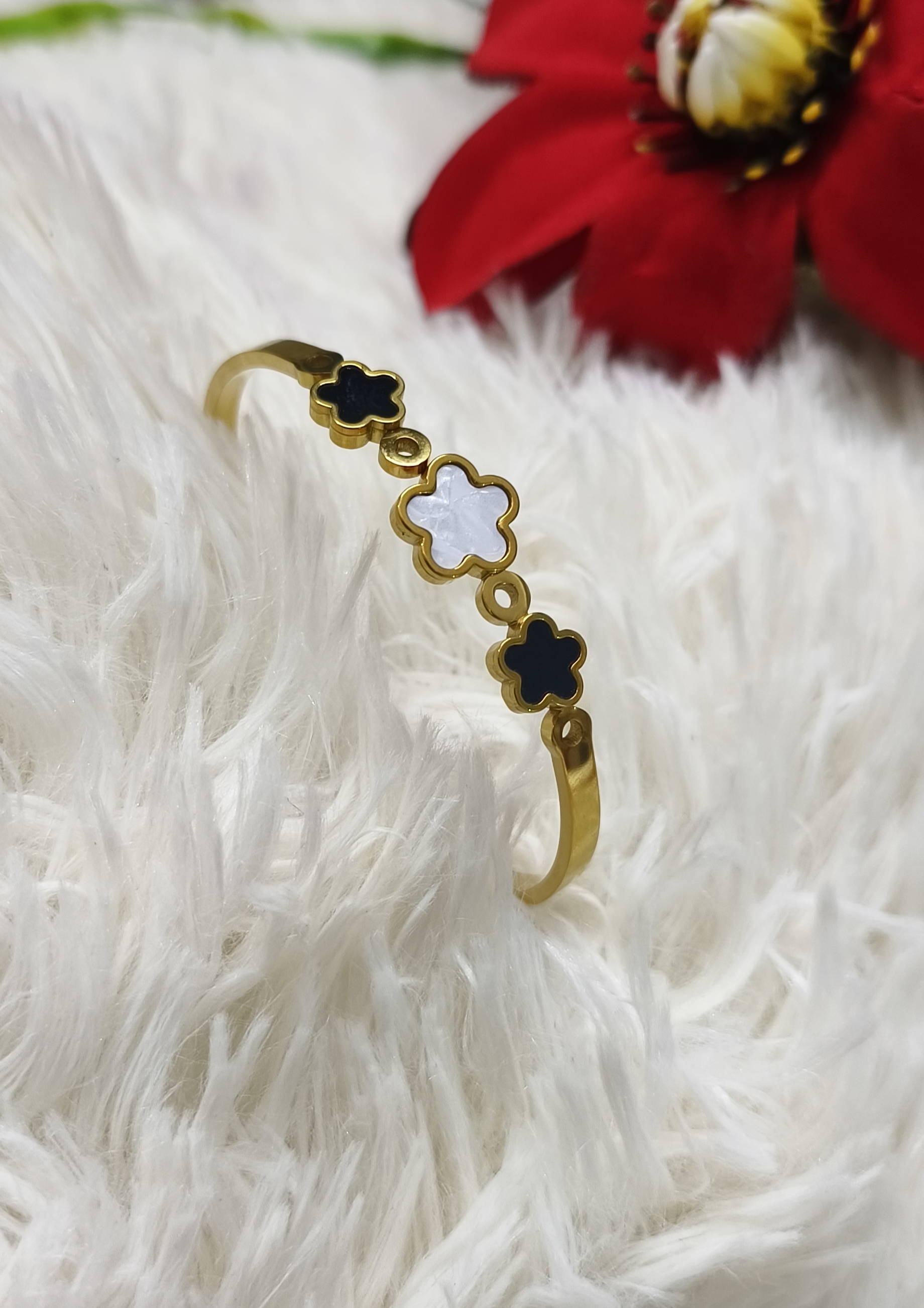 Kada bracelet