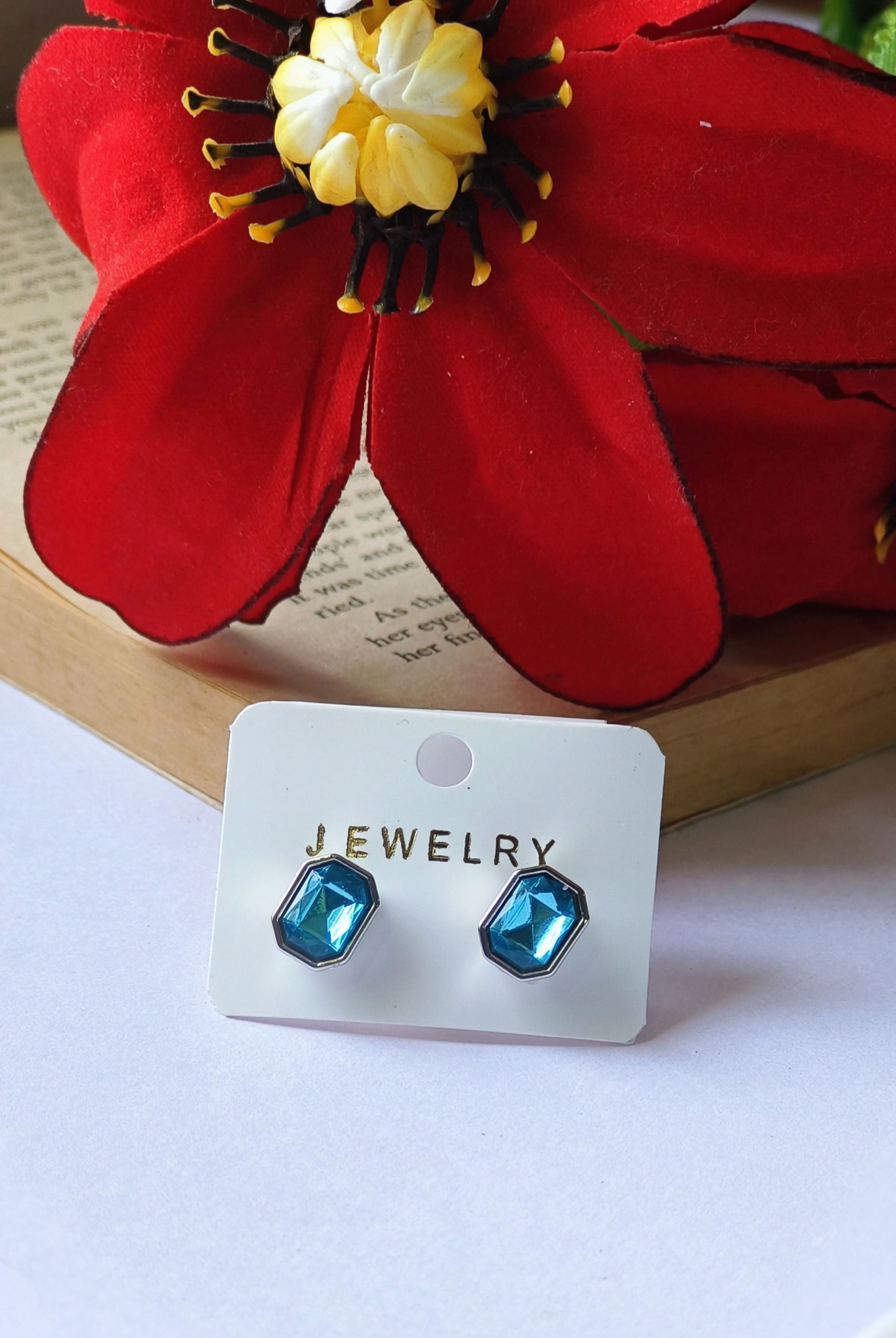 Drop stone stud earring