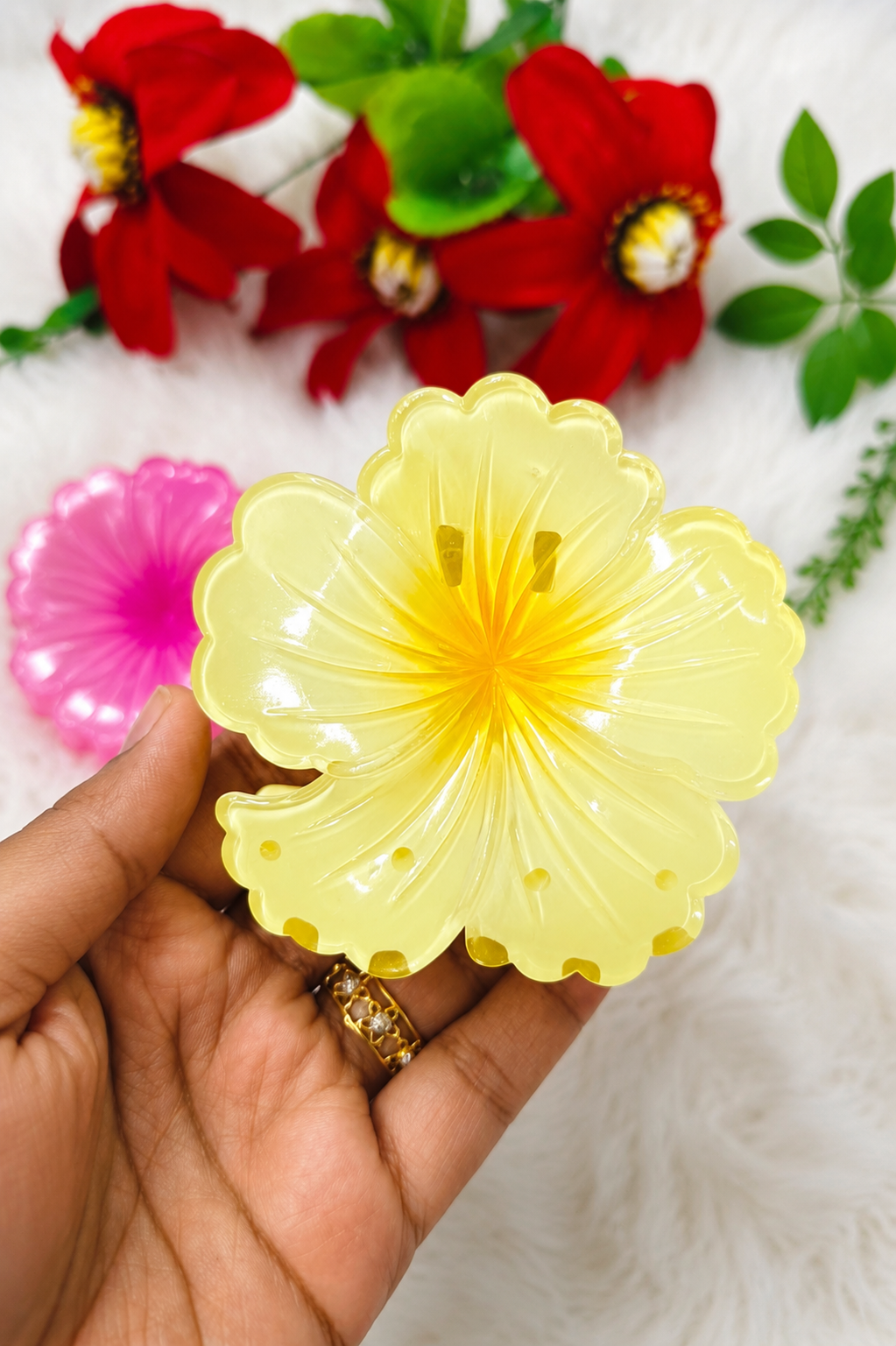 Glassy hibiscus claw clip